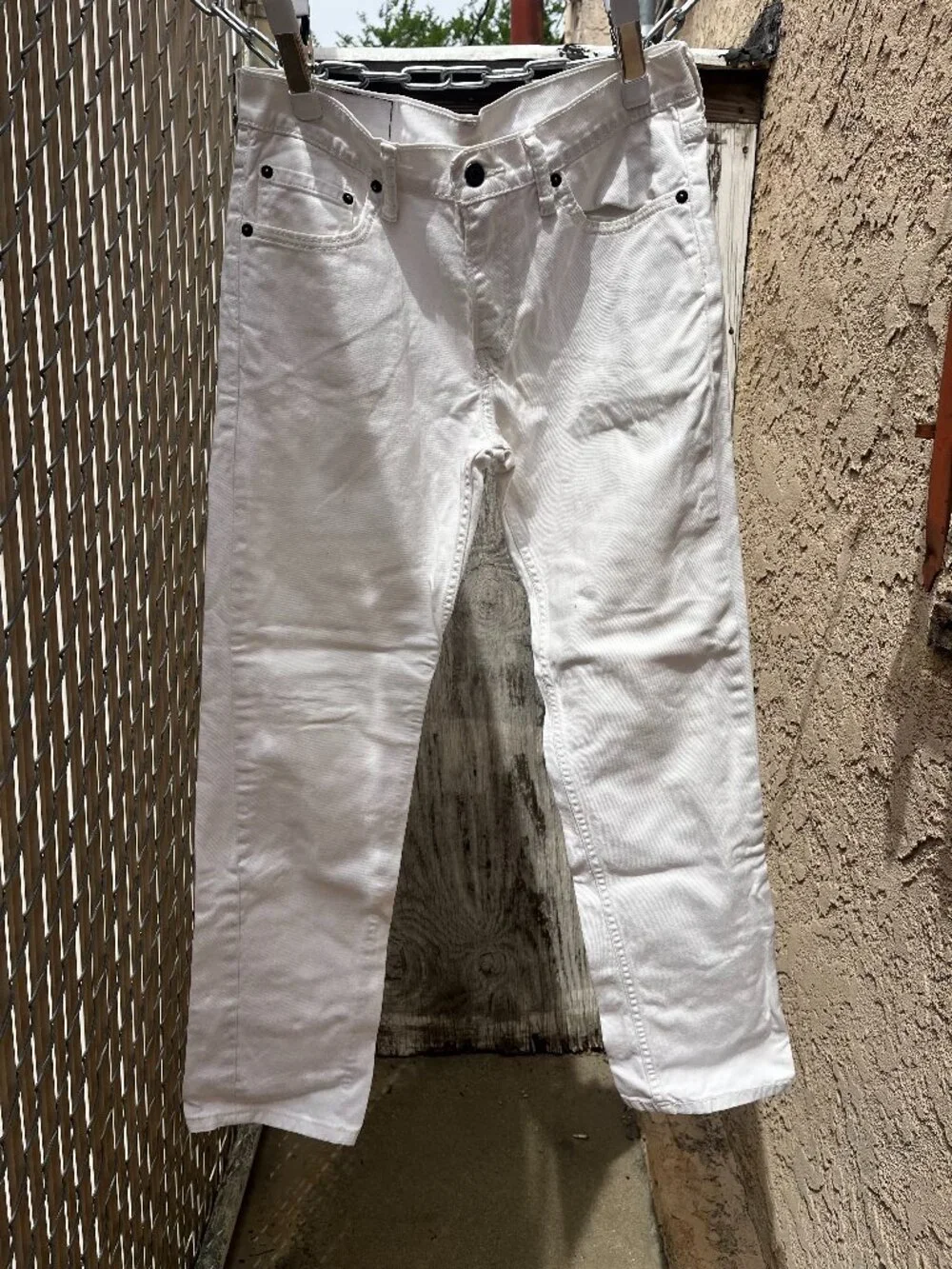 White Levi's - Picture 1 of 2